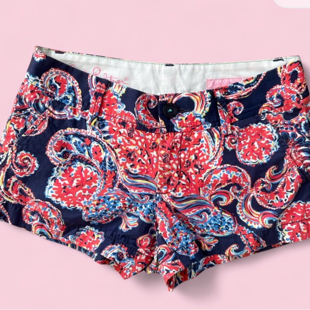 Lilly Pulitzer Preppy Navy & Coral Paisley Walsh Shorts 2.5” inseam Size 0